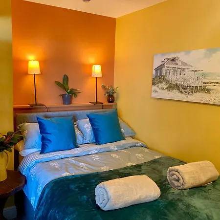 Vibrant Beachfront Folkestone Getaway Exterior photo