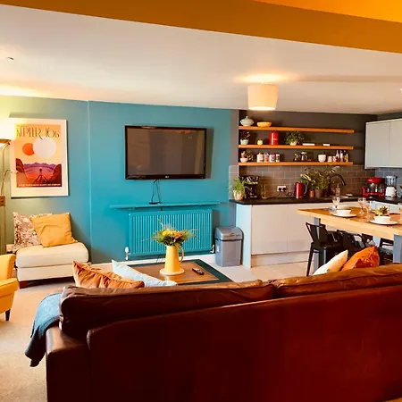 Vibrant Beachfront Folkestone Getaway Exterior photo