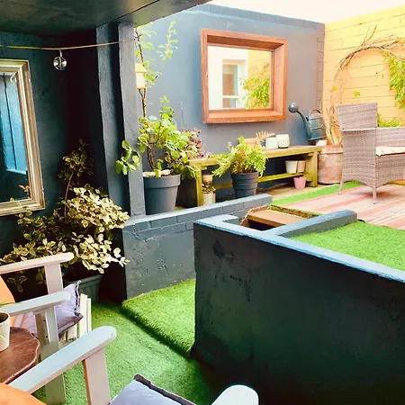 Vibrant Beachfront Folkestone Getaway Exterior photo